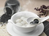 Tang yuan au sésame noir