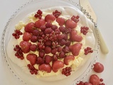 Pavlova aux fruits rouges et au citron vert