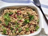 Riz au four à la menthe, grenade et olives vertes