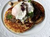 Oeufs pochés, champignons sauvages, blinis tièdes et crème ciboulette…What a brunch