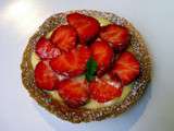 Tartelette rustique à la crème de mangue & fraises