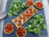 Tartelettes aux tomates cerises, oignons et pesto