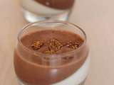 Mousse aux deux chocolats sur panna cotta chocolat blanc et éclats de nougatine