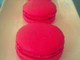 Macaron chocolat cerise