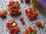 Bruschettas aux tomates et fruits rouges. [Alziari]