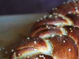 Brioche tressée de mon enfance au sucre de Rose