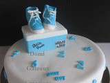 Gâteau  Converse  en Pâte à Sucre pour Baby Shower Garçon