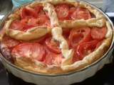 Tarte aux tomates, thon et emmental