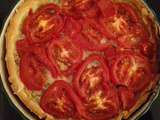 Tarte pâte brisée moutardée au thon et rondelles de tomate