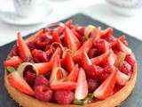 Tarte Fraises Framboises Rhubarbe & Fleur d'oranger