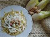 Pâtes aux endives, au bleu et aux cacahuètes