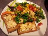 Salade variée avec toasts de chèvre au miel