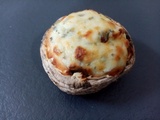 Champignons cuits farcis au fromage ail et fines herbes