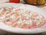 Gravlax de lieu, betterave et crème de citron de Cyril lignac dans tous en cuisine