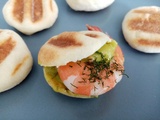 Mini pain avocat crevettes