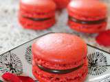 Macarons Fraise/Chocolat (pour l'Anni de Chéri)