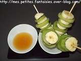 Brochettes banane-kiwi sauce miel-citron