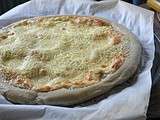 Pizza blanche aux trois fromages