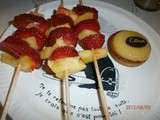 Brochettes de fraises et ananas