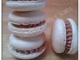 Macaron aux fraises des bois