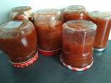 Confiture de fraises framboises banane rhubarbe