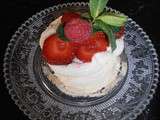 Mini pavlova aux fraises et framboises