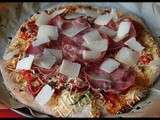 Pizza coppa, basilic et parmesan