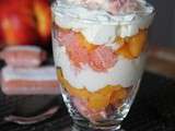 Verrine à la nectarine et Biscuit rose de Reims