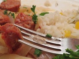 Poêlée de saucisses italiennes simplifiée, pommes et cari