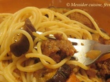 Spaghettis aux saucisses et aux légumes grillés