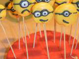 Cake pop minion