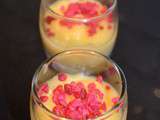 Crème au citron et pépites de roses