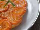 Tarte tatin aux abricots et confit de romarin