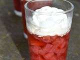 Verrine de fraises en gelée de thé