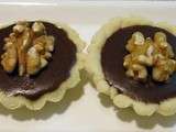 Tartelettes au chocolat noir et aux noix