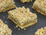 Apple crumble bars