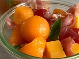 Verrines de melon au jambon cru tomates et fromage