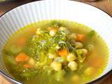 Soupe au Chou Kale, Pois-Chiches et Curry