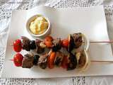 Brochettes de bœuf, figues, cerises, abricots, tomates cerises et chantilly à la moutarde (Beef skewers, figs,cherries, apricots, cherry tomatoes and mustard chantilly)