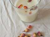 Lassi à la rose (Lassi with rose)