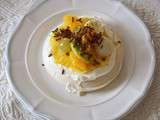 Petites pavlovas aux fruits d'hiver (Small fruit pavlovas)