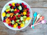 Salade estivale aux deux melons, mangue, framboises, myrtilles et basilic(Summer salad with two melons, mango, raspberries, blueberries and basil)