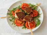 Salade tomates mozzarella panée aux herbes de Provence (Breaded mozzarella tomato salad with herbs)