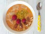 Smoothie bowl abricots - banane (Apricots and banana smoothie bowl)