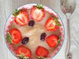 Smoothie bowl poire - pêches blanches - bananes et fraises (Pear - white peaches - bananas and strawberries smoothie bowl)