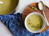 Creamy courgette and white bean soup with roasted garlic and basil // Soupe crémeuse aux courgettes, haricots blancs, ail rôti et basilic