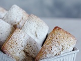 White chocolate, walnut and brown butter financiers cakes // Financiers au chocolat blanc, aux noix et au beurre noisette