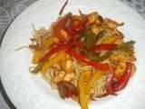 Nouilles chinoises aux trois poivrons et aux crevettes