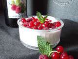 Fromage blanc au sirop de fraises et fruits rouges