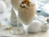 Verrine de mousse de nougat éclats de pistache.....Une verrine  so chic 